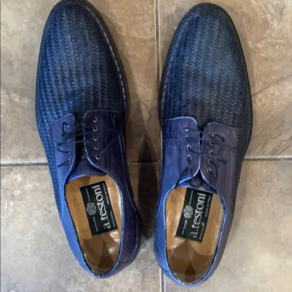 Dark blue men’s dress shoes size 10 US